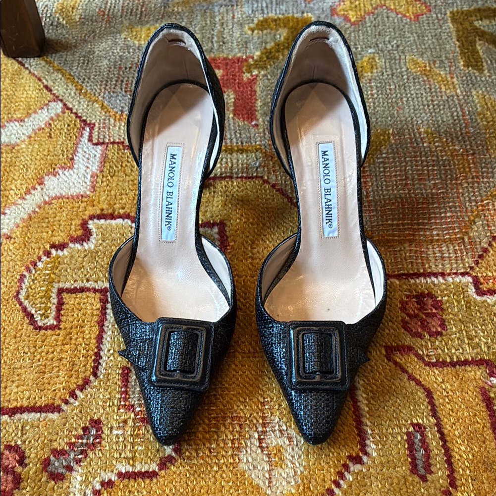 Size 37 Manolo Blahnik Black Heels With Pointed Toe And Square Buckle